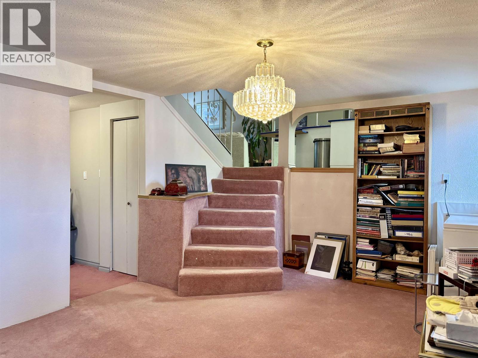 #16 863 S LAHAKAS BOULEVARD - 14