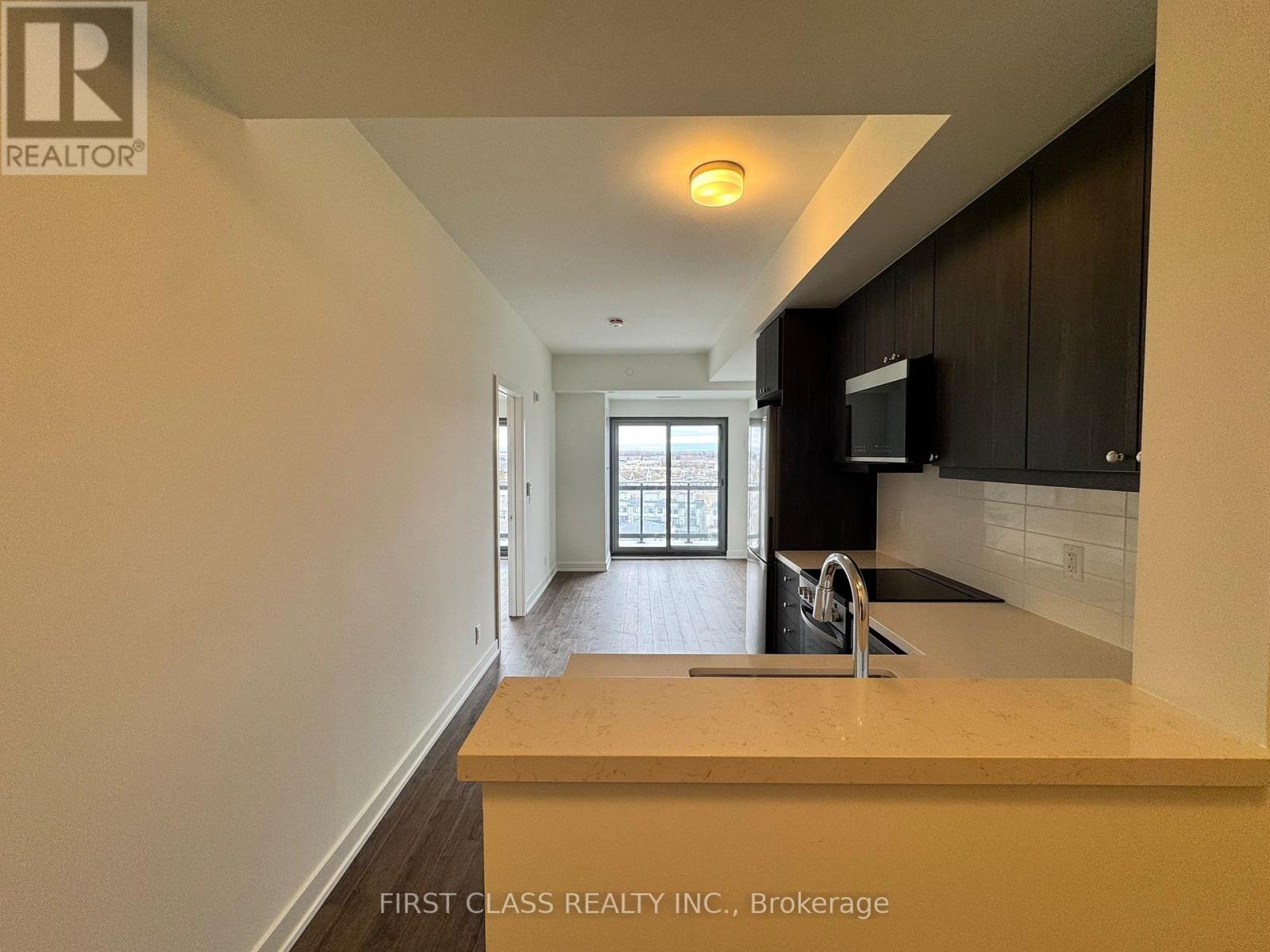 51 CLARINGTON BOULEVARD