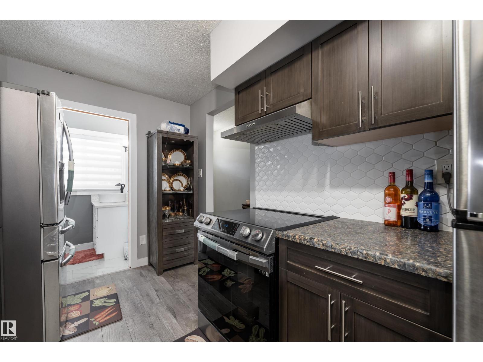 110 CENTENNIAL CO NW, Edmonton