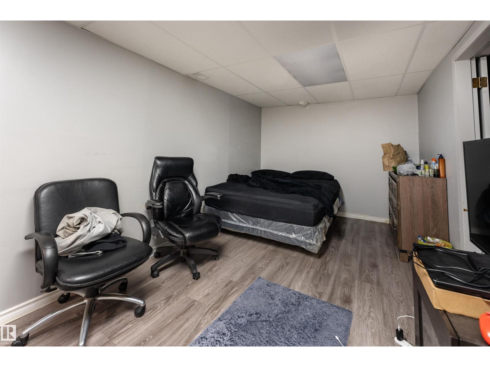 110 CENTENNIAL CO NW, Edmonton