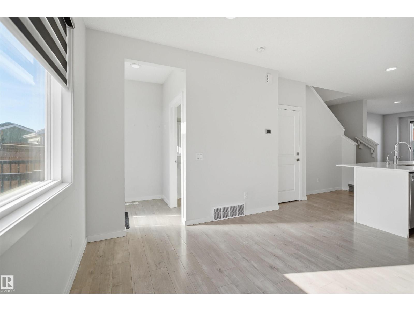 2125 MAPLE RD NW NW, Edmonton