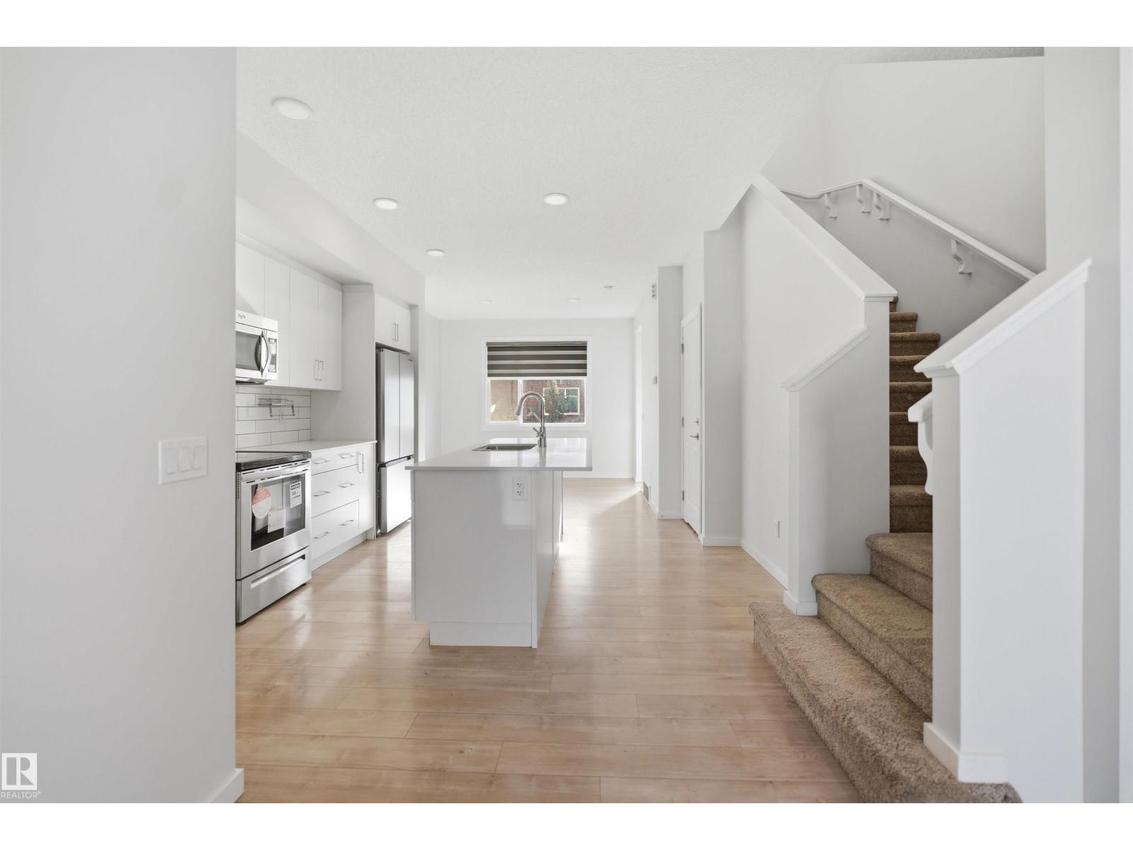 2125 MAPLE RD NW NW, Edmonton