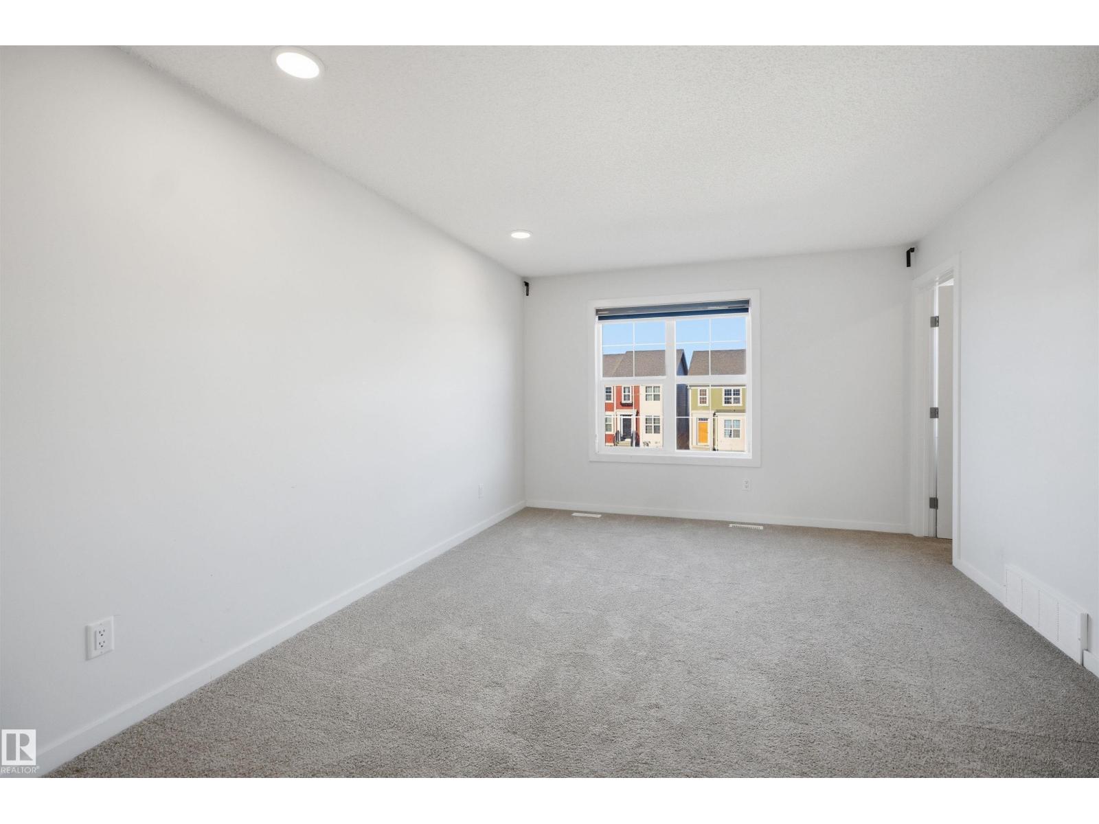 2125 MAPLE RD NW NW, Edmonton