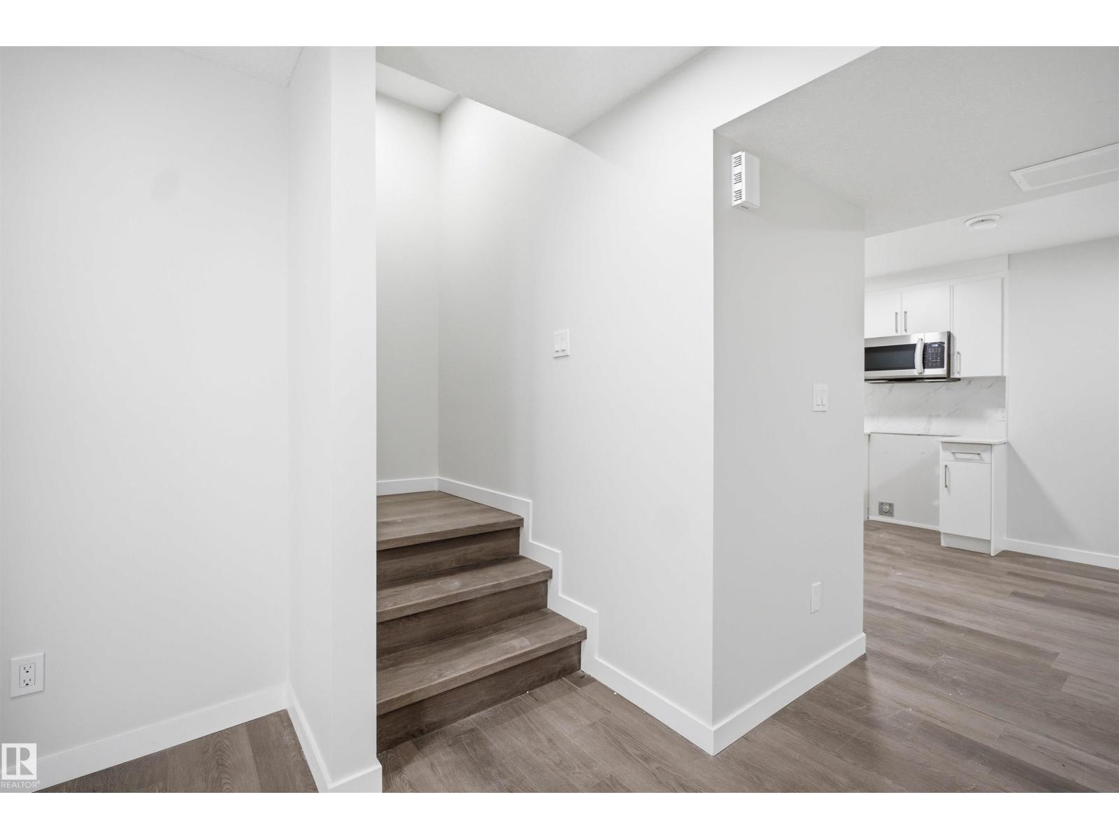 2125 MAPLE RD NW NW, Edmonton