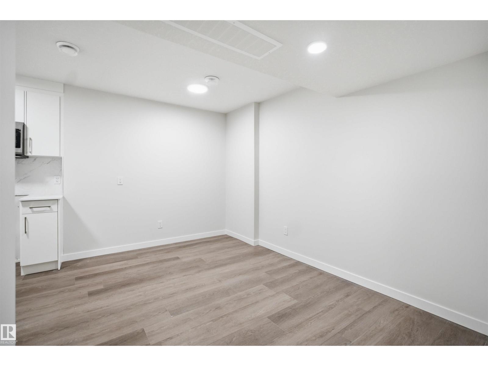 2125 MAPLE RD NW NW, Edmonton