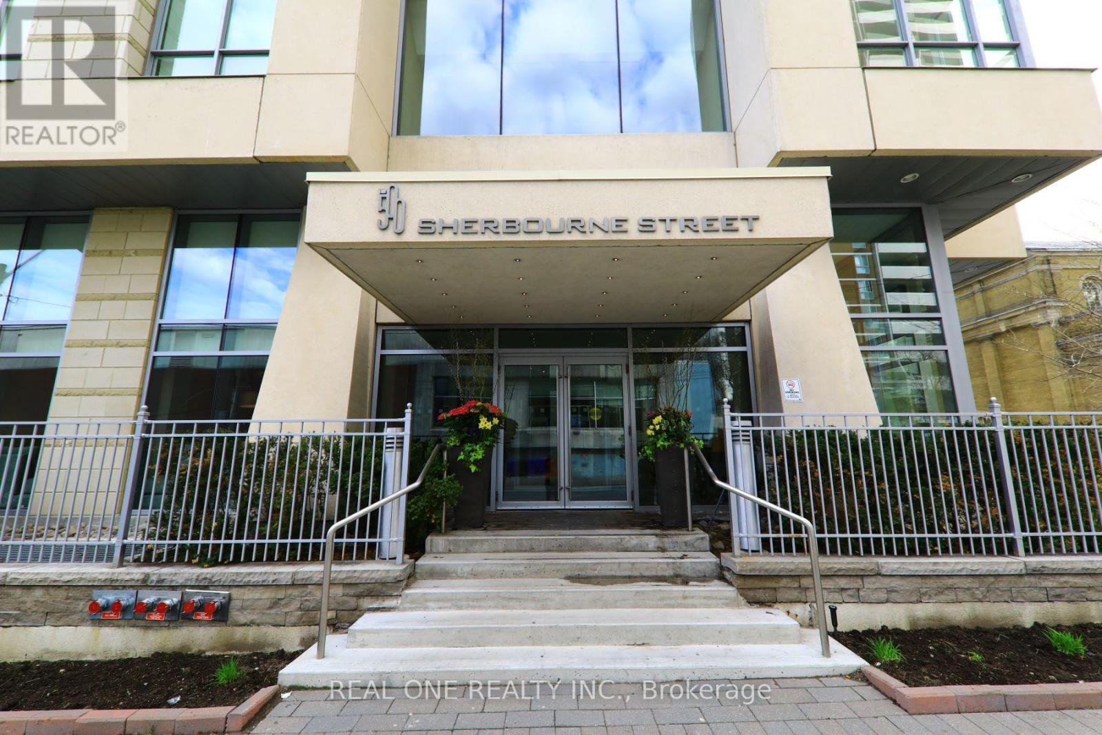 Listing photo of 506 - 500 SHERBOURNE STREET