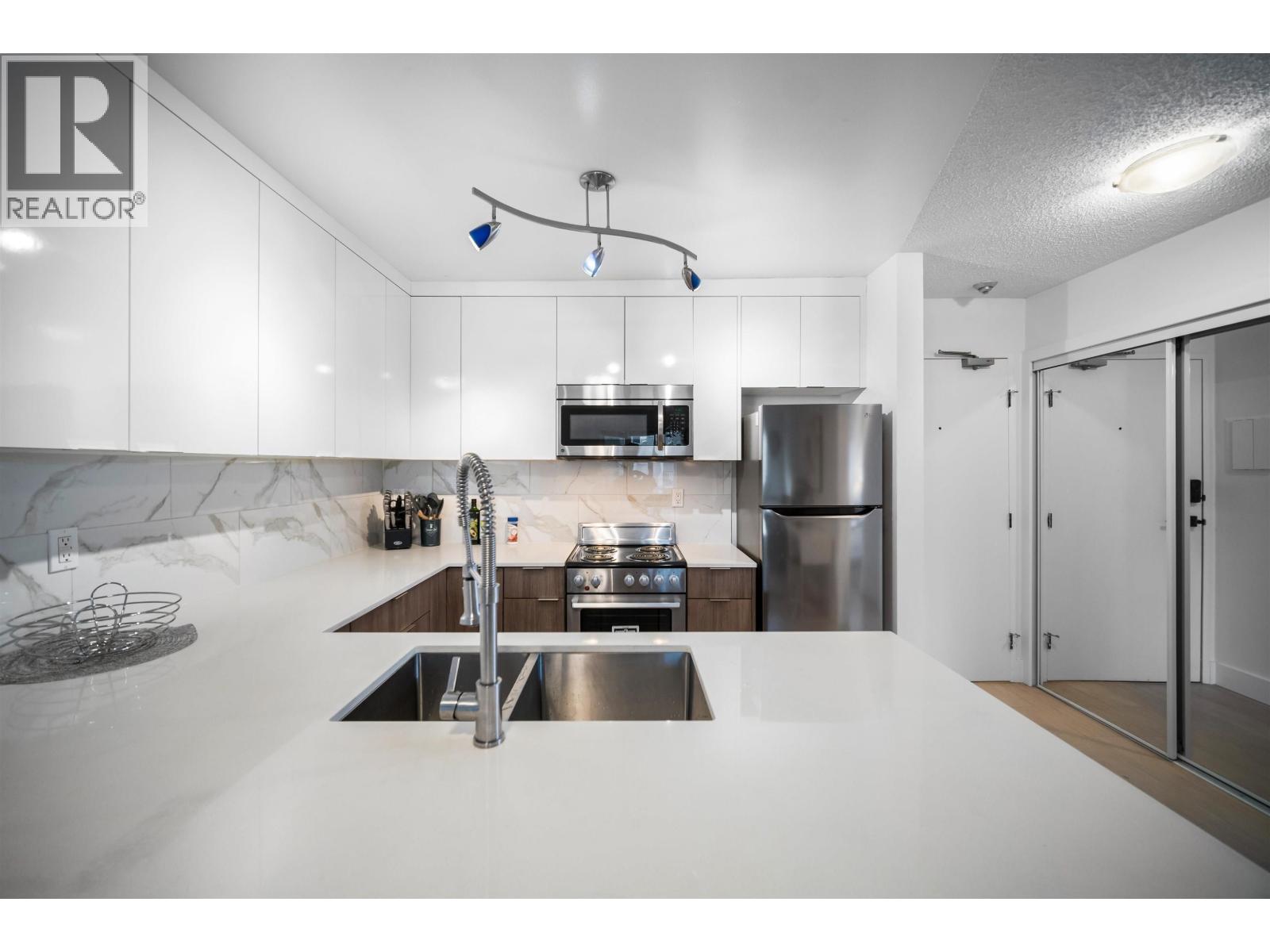 203 1122 KING ALBERT AVENUE, Coquitlam