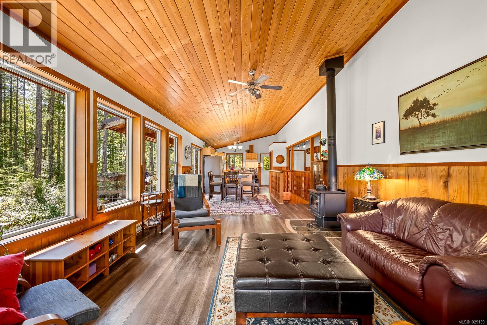 924 Siskin Lane - 2
