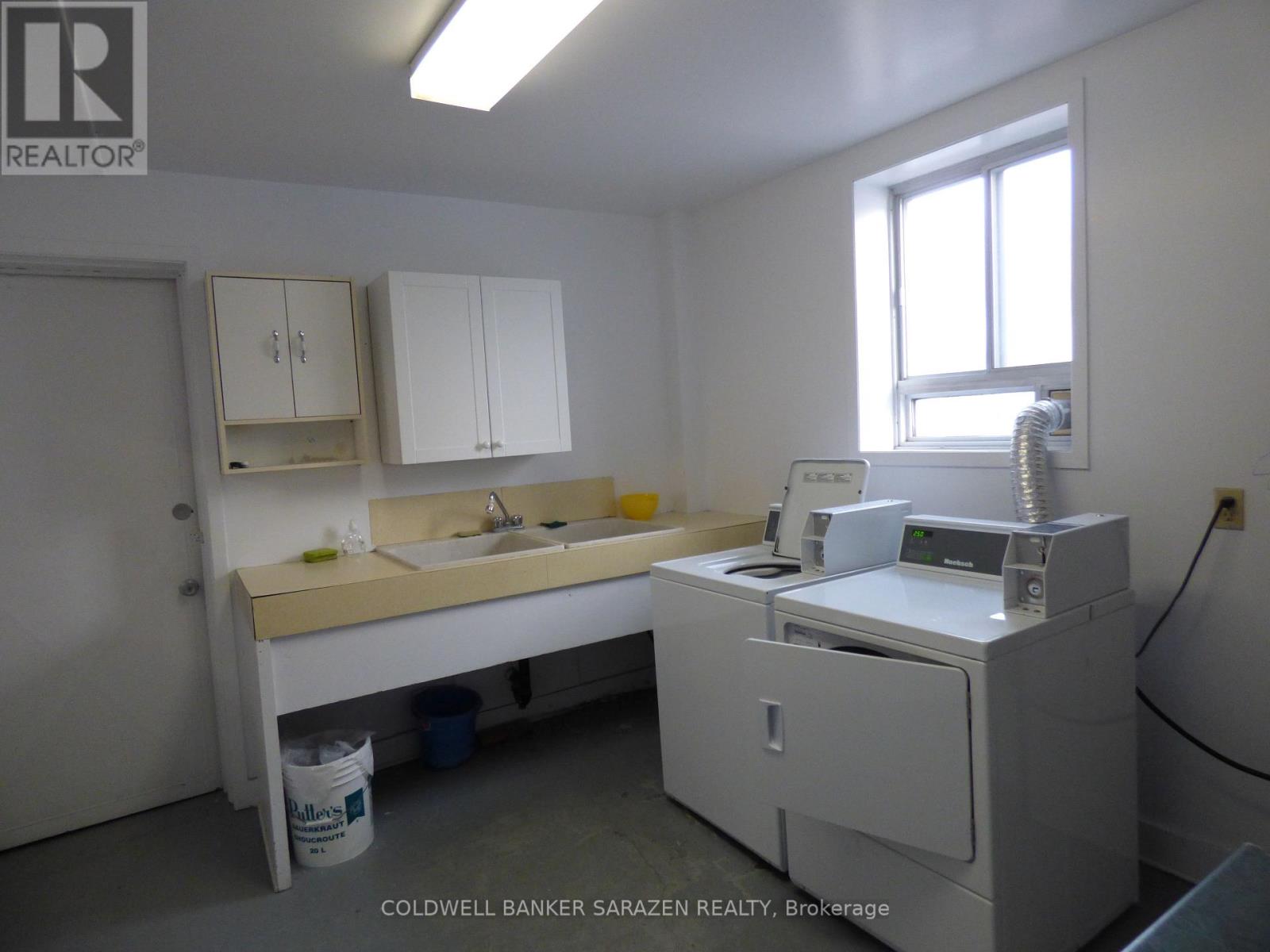 2 Bed, 1 Bath House for Rent in Ottawa – 6 – 683 IRENE CRESCENT, Ottawa – MLS# X12958902 - Image 30