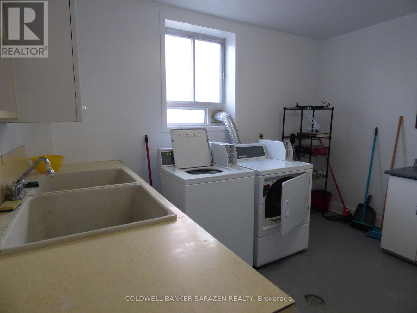 2 Bed, 1 Bath House for Rent in Ottawa – 6 – 683 IRENE CRESCENT, Ottawa – MLS# X12958902 - Image 33