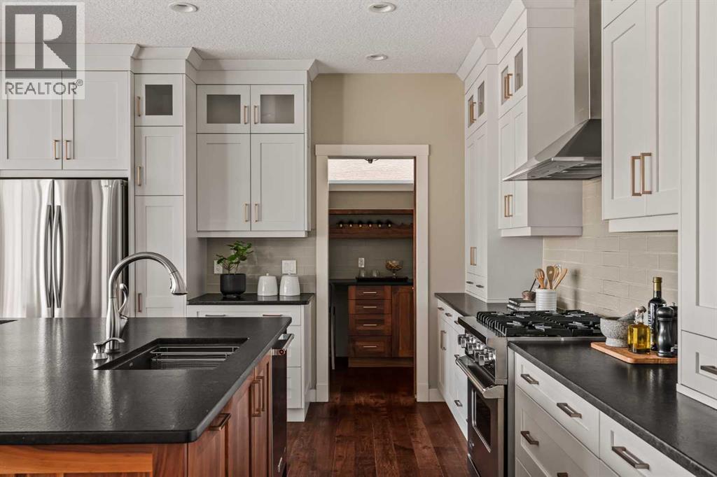 Single Family House for Sale in  Aspen Summit Green SW Aspen Woods Calgary 