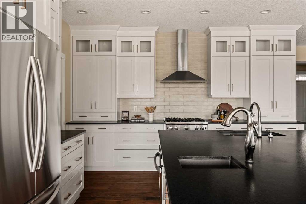 Single Family House for Sale in  Aspen Summit Green SW Aspen Woods Calgary 