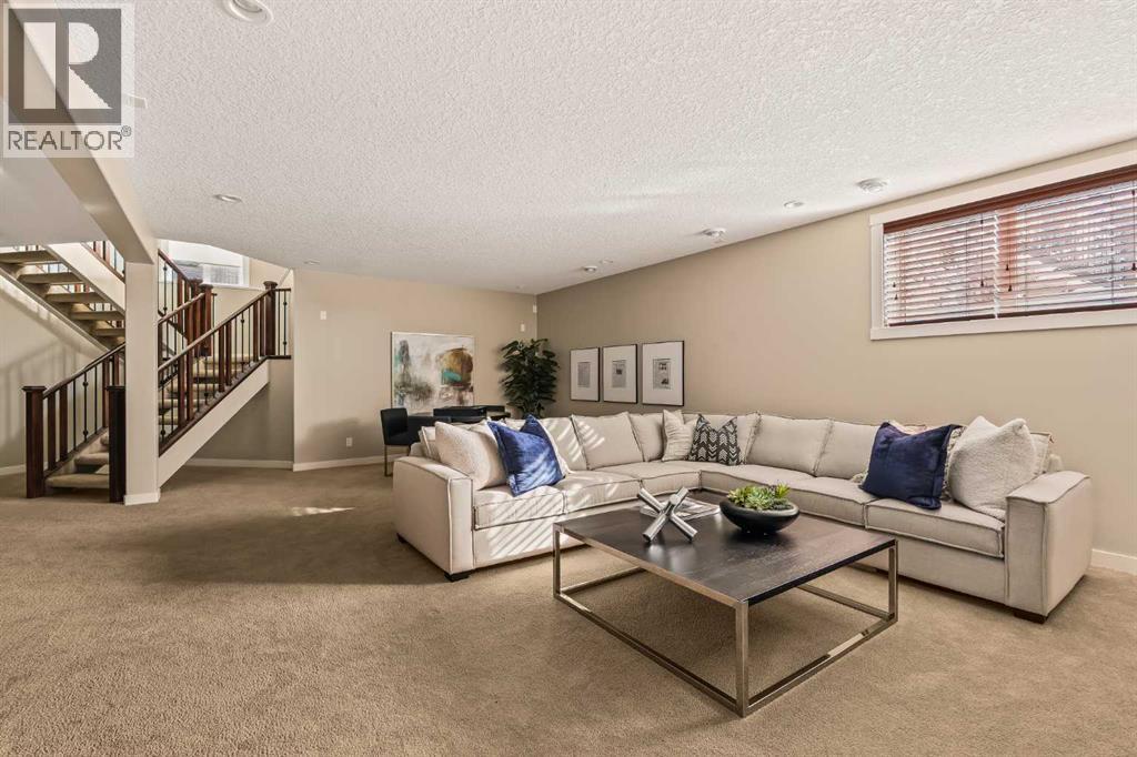 Single Family House for Sale in  Aspen Summit Green SW Aspen Woods Calgary 