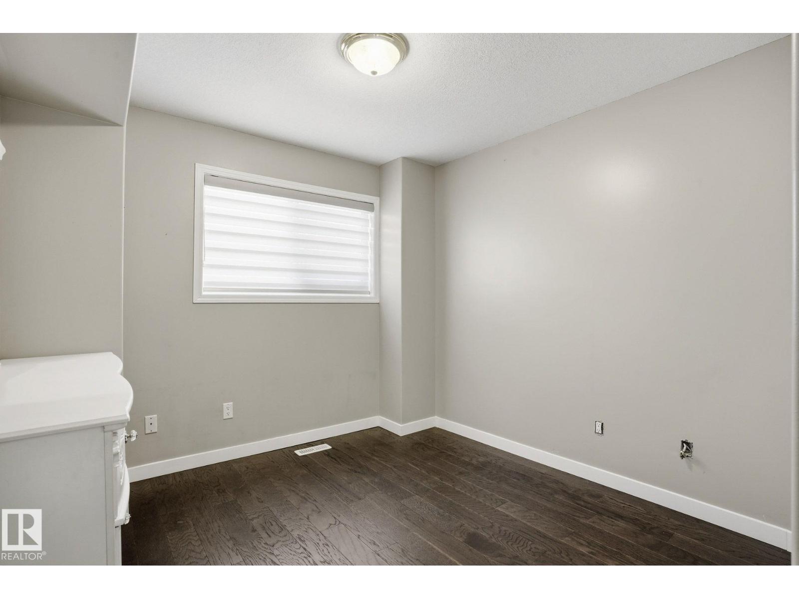 4831 154 AV NW, Edmonton