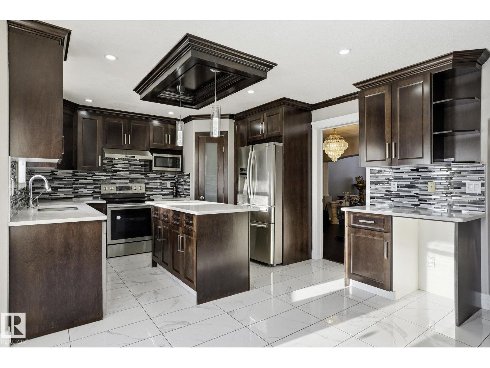 4831 154 AV NW, Edmonton