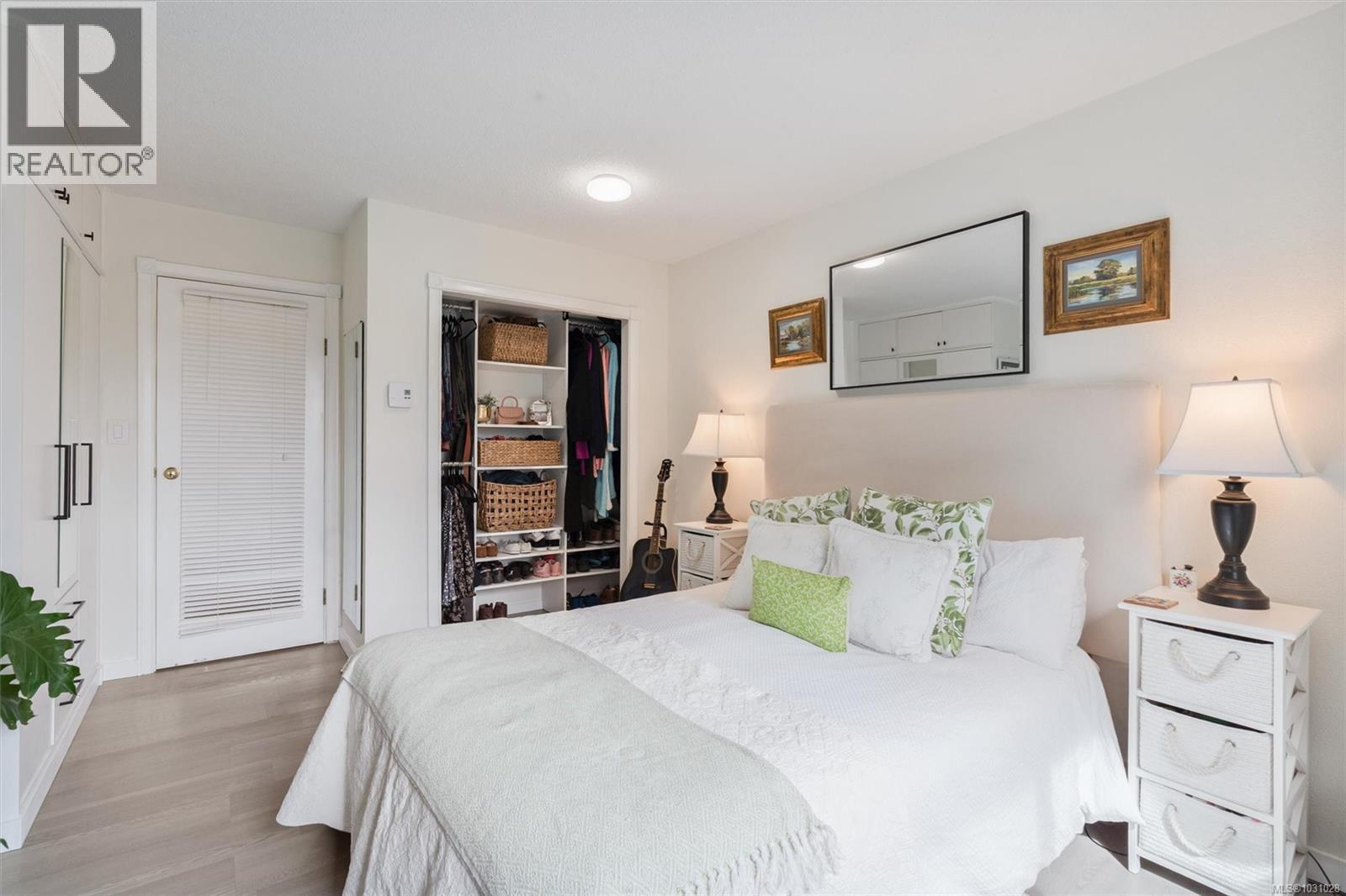 304 2427 Amherst Avenue, Sidney