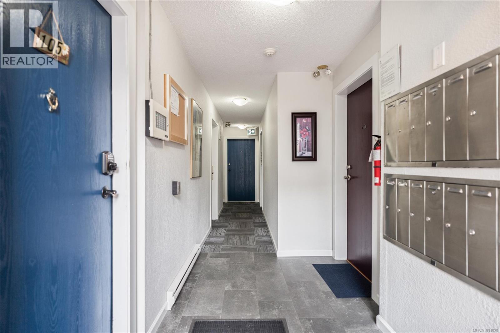 304 2427 Amherst Avenue, Sidney