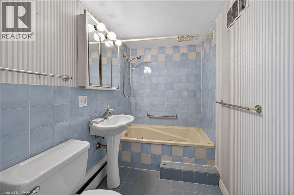 #209 40 ROBINSON Street - 16