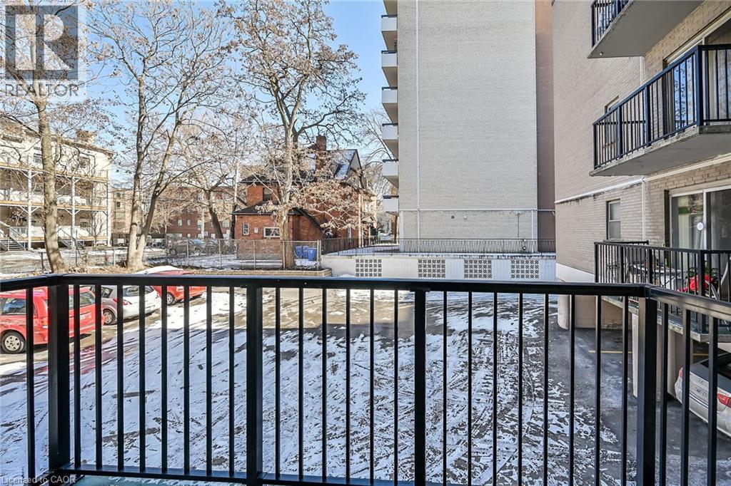 #209 40 ROBINSON Street - 18