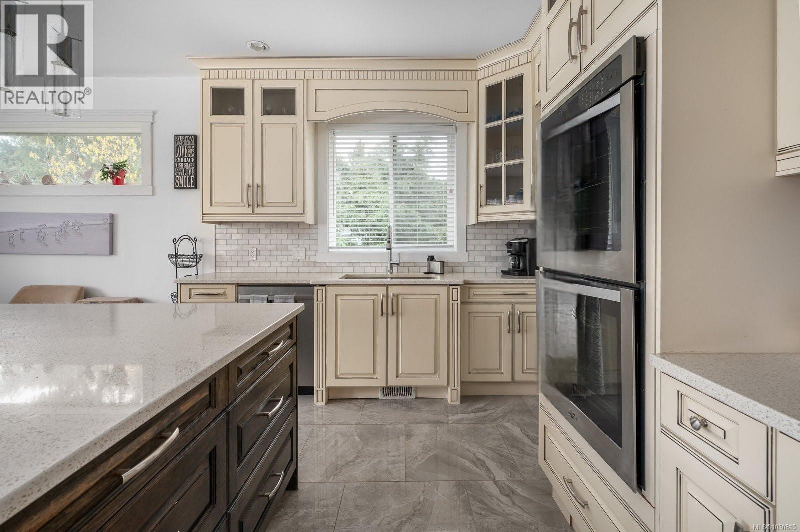 1460 SHERWOOD DR - 23