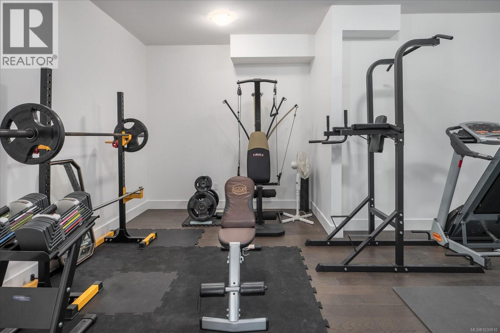 1460 SHERWOOD DR - 46