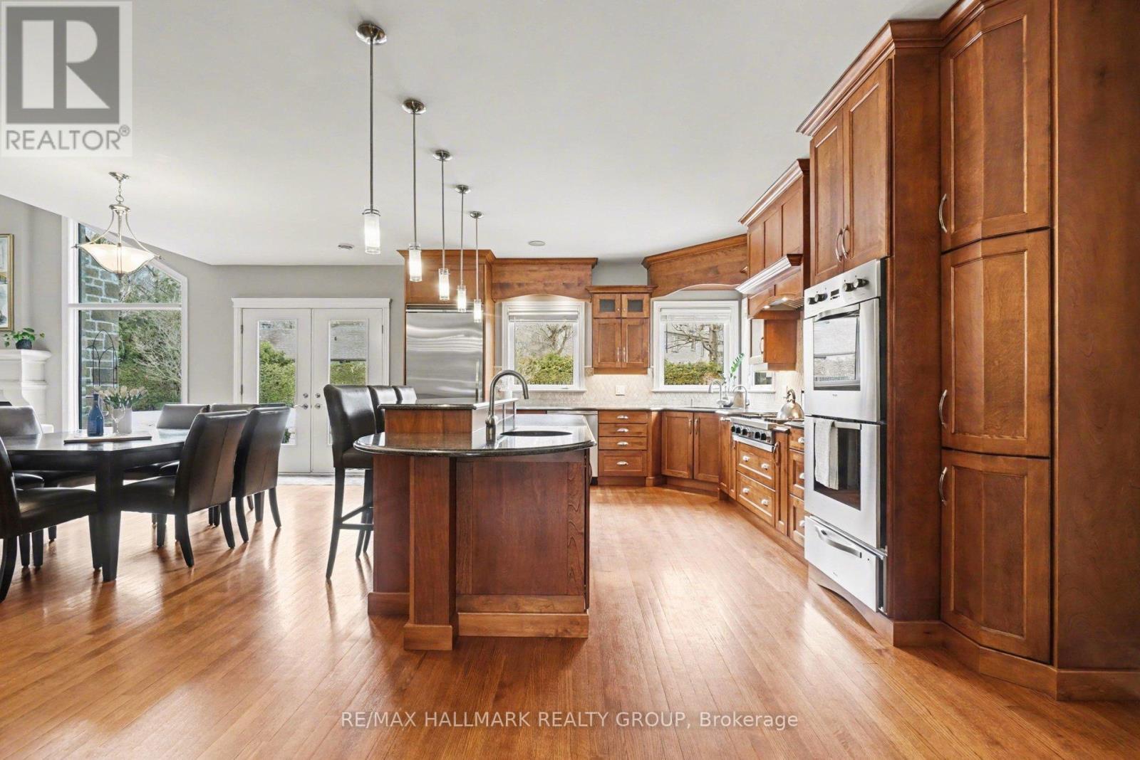 62 REBECCA CRESCENT - 10
