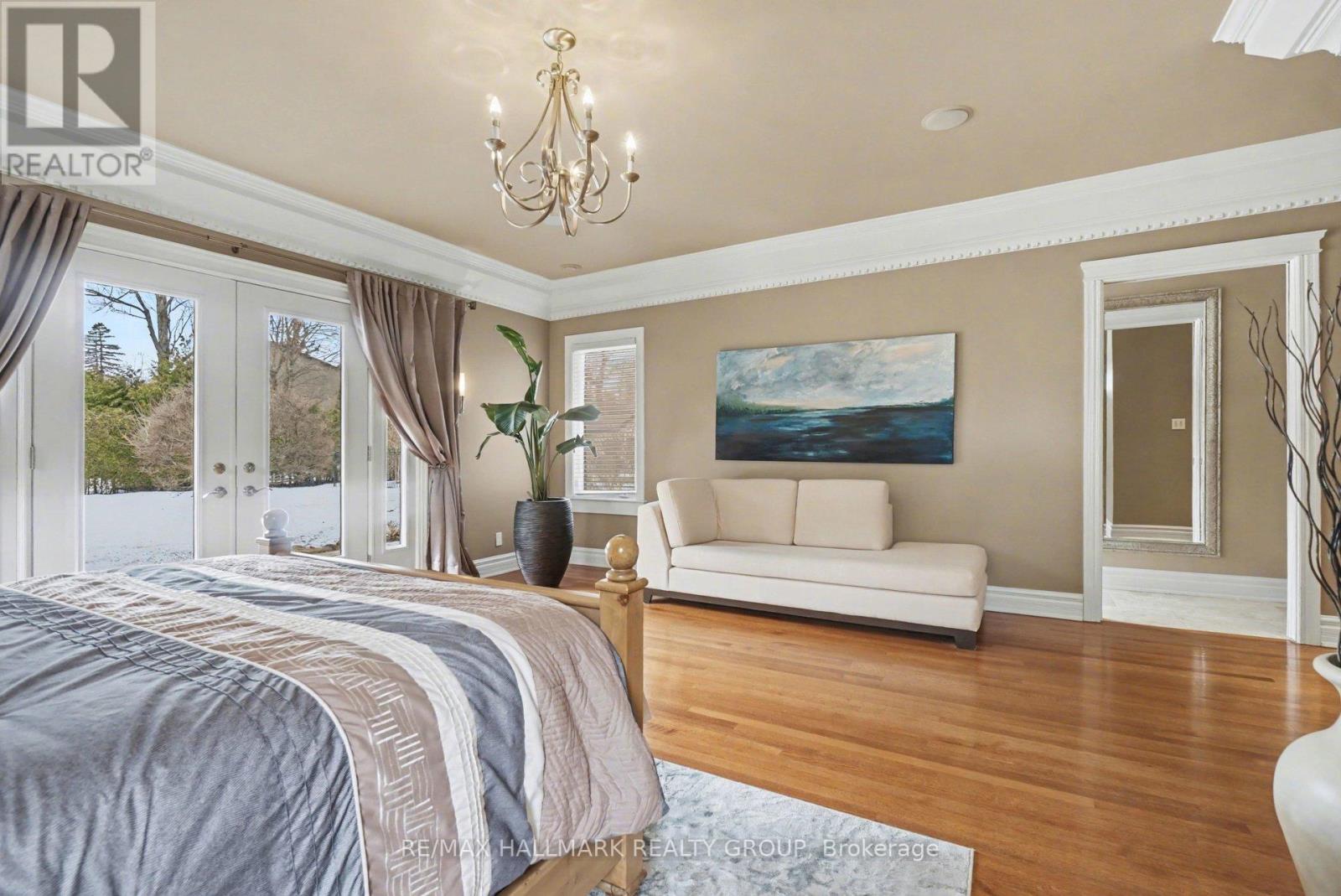 62 REBECCA CRESCENT - 23