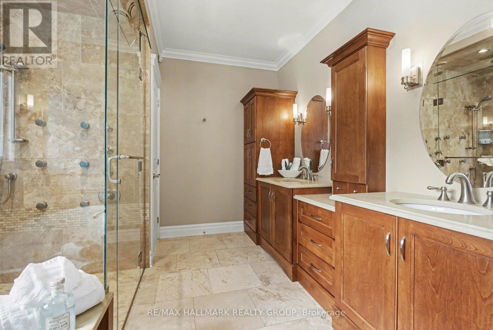 62 REBECCA CRESCENT - 25