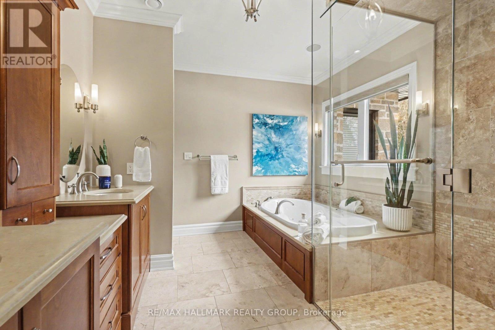 62 REBECCA CRESCENT - 26