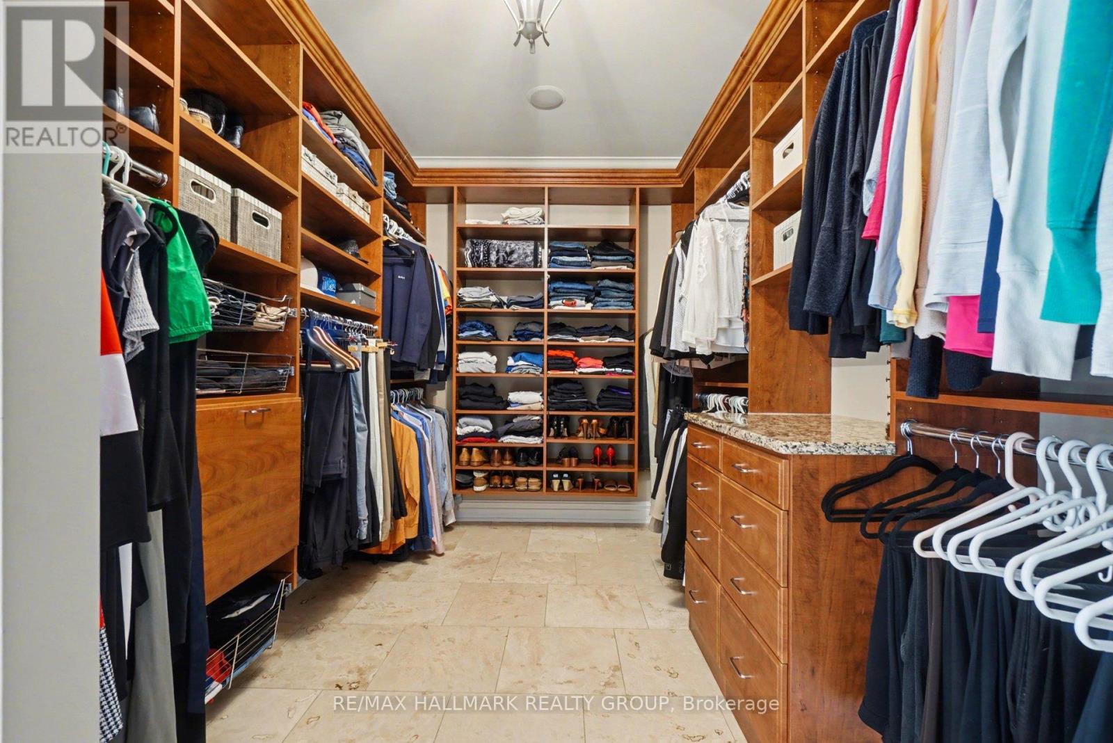 62 REBECCA CRESCENT - 27