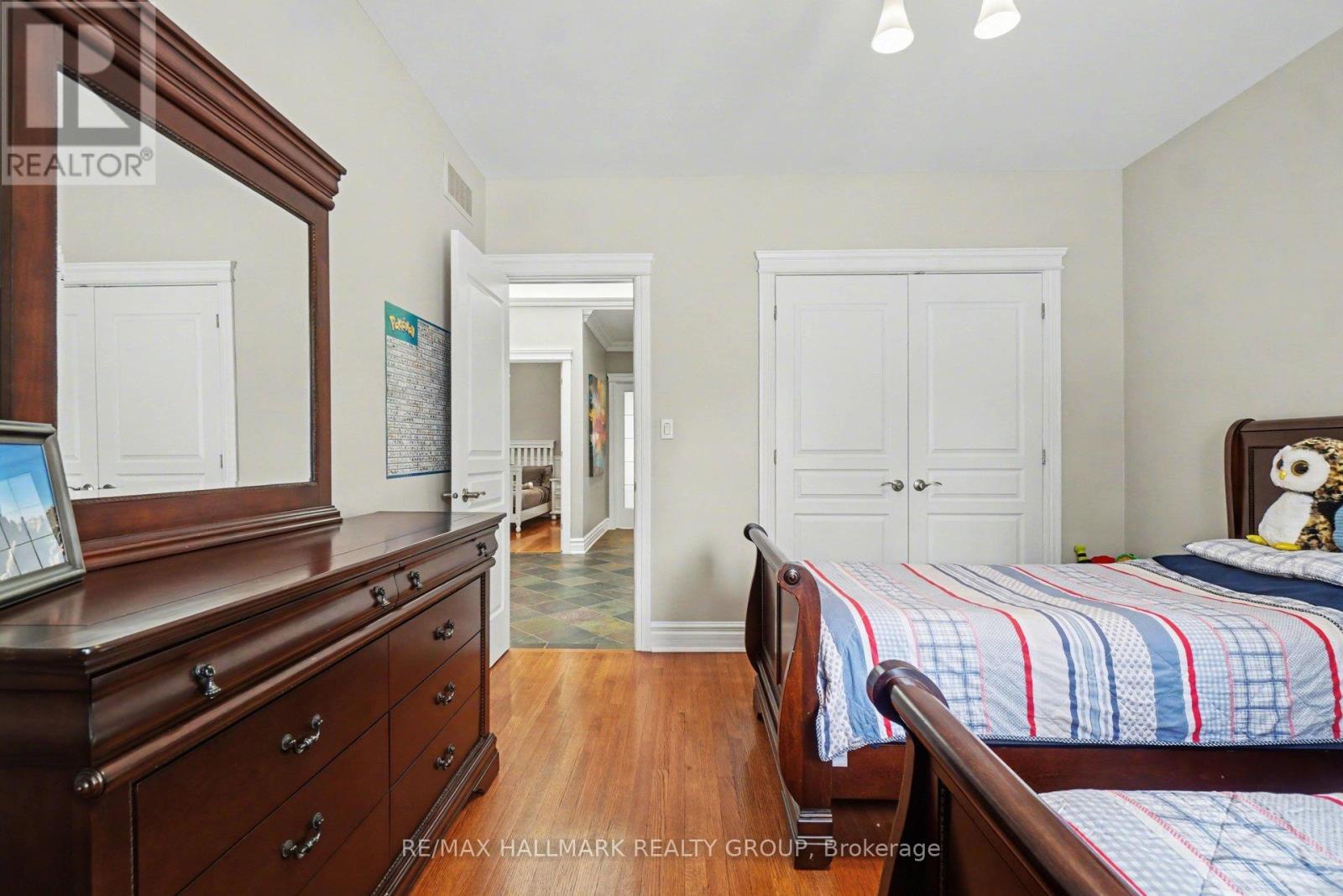62 REBECCA CRESCENT - 29