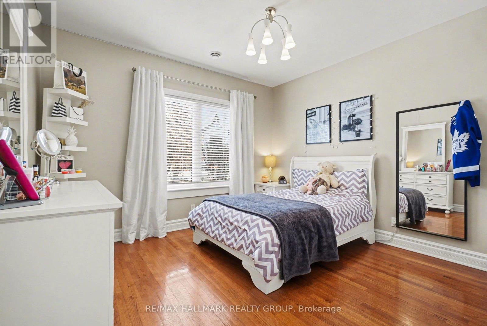 62 REBECCA CRESCENT - 30