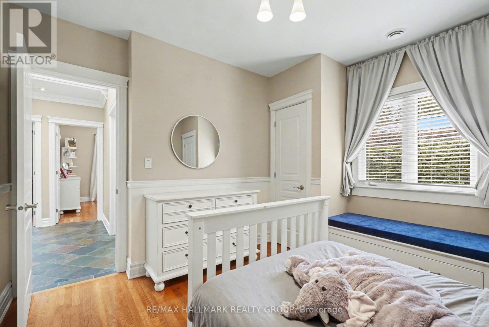 62 REBECCA CRESCENT - 33