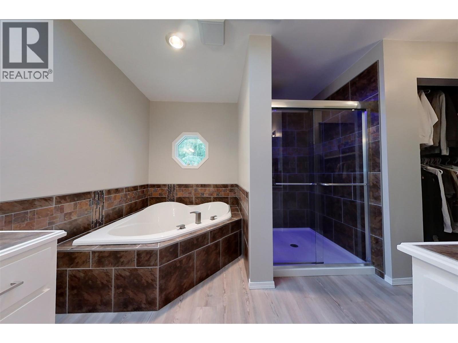 1 - 1449 EVANS ROAD - 32