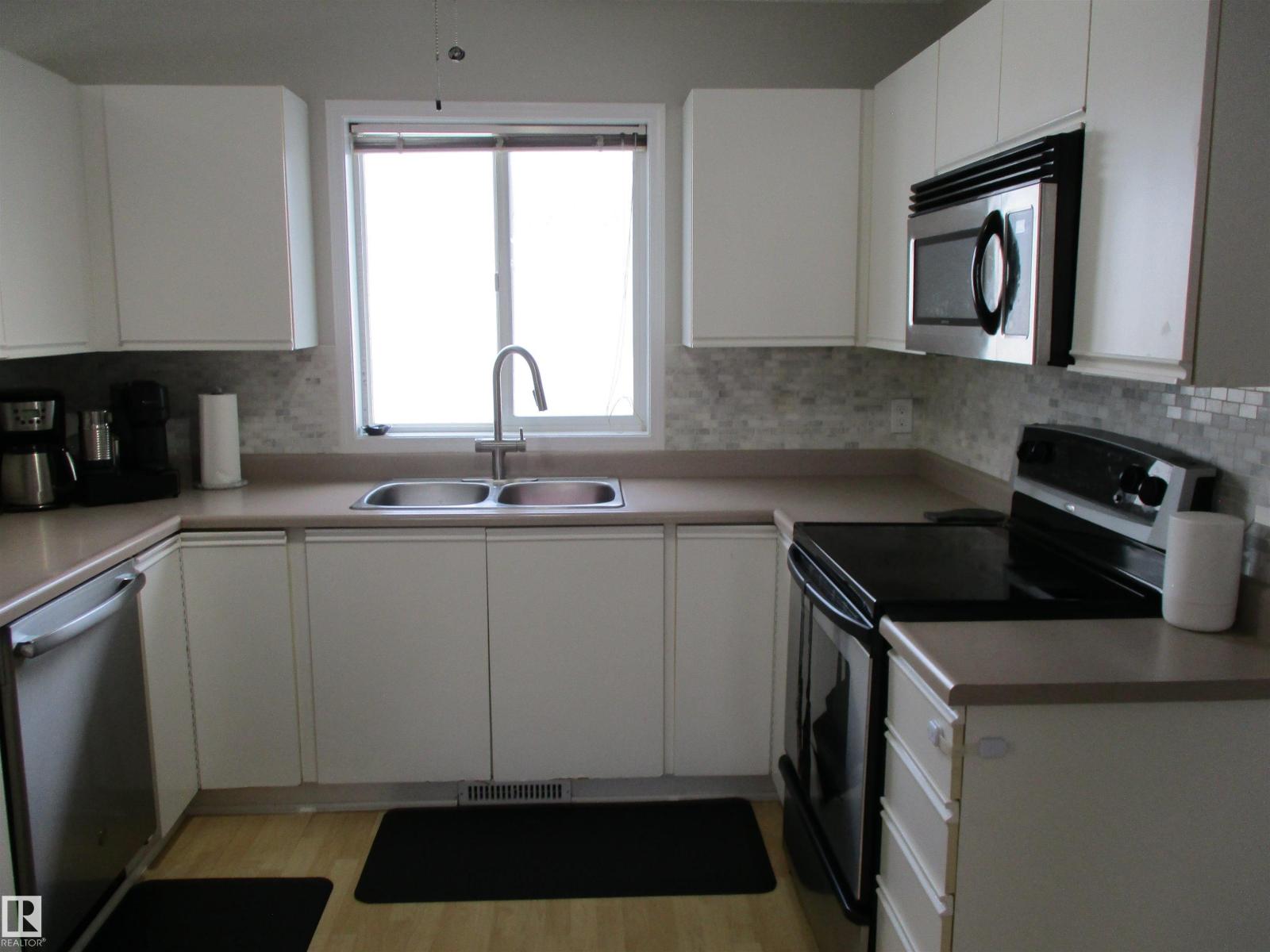 16221 55 A ST NW NW, Edmonton