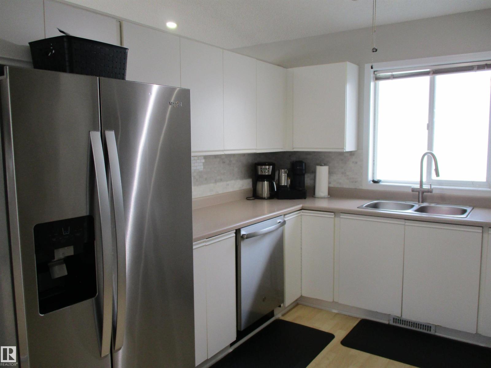 16221 55 A ST NW NW, Edmonton