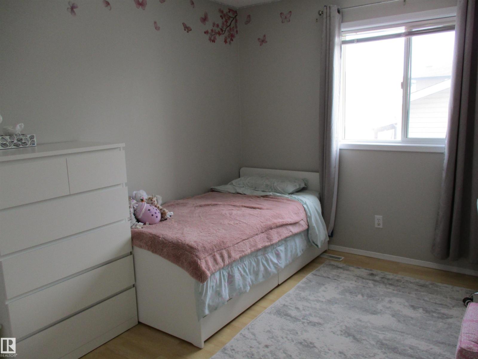 16221 55 A ST NW NW, Edmonton