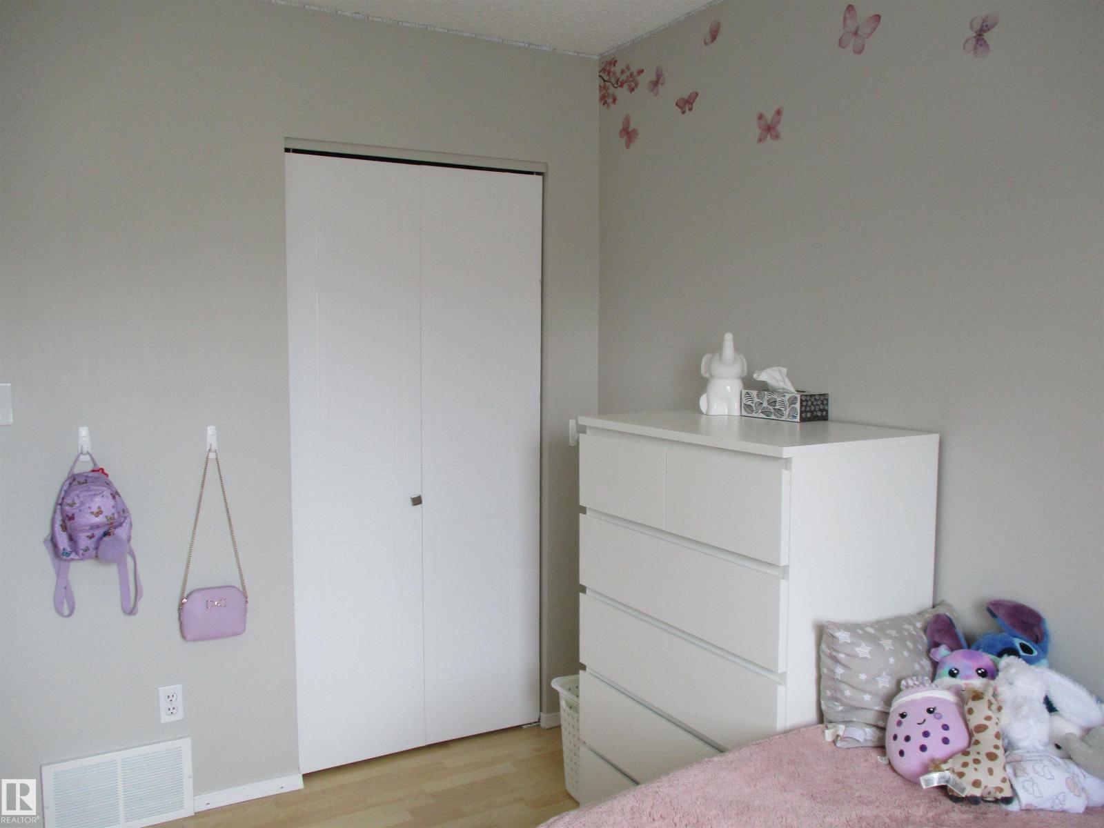 16221 55 A ST NW NW, Edmonton