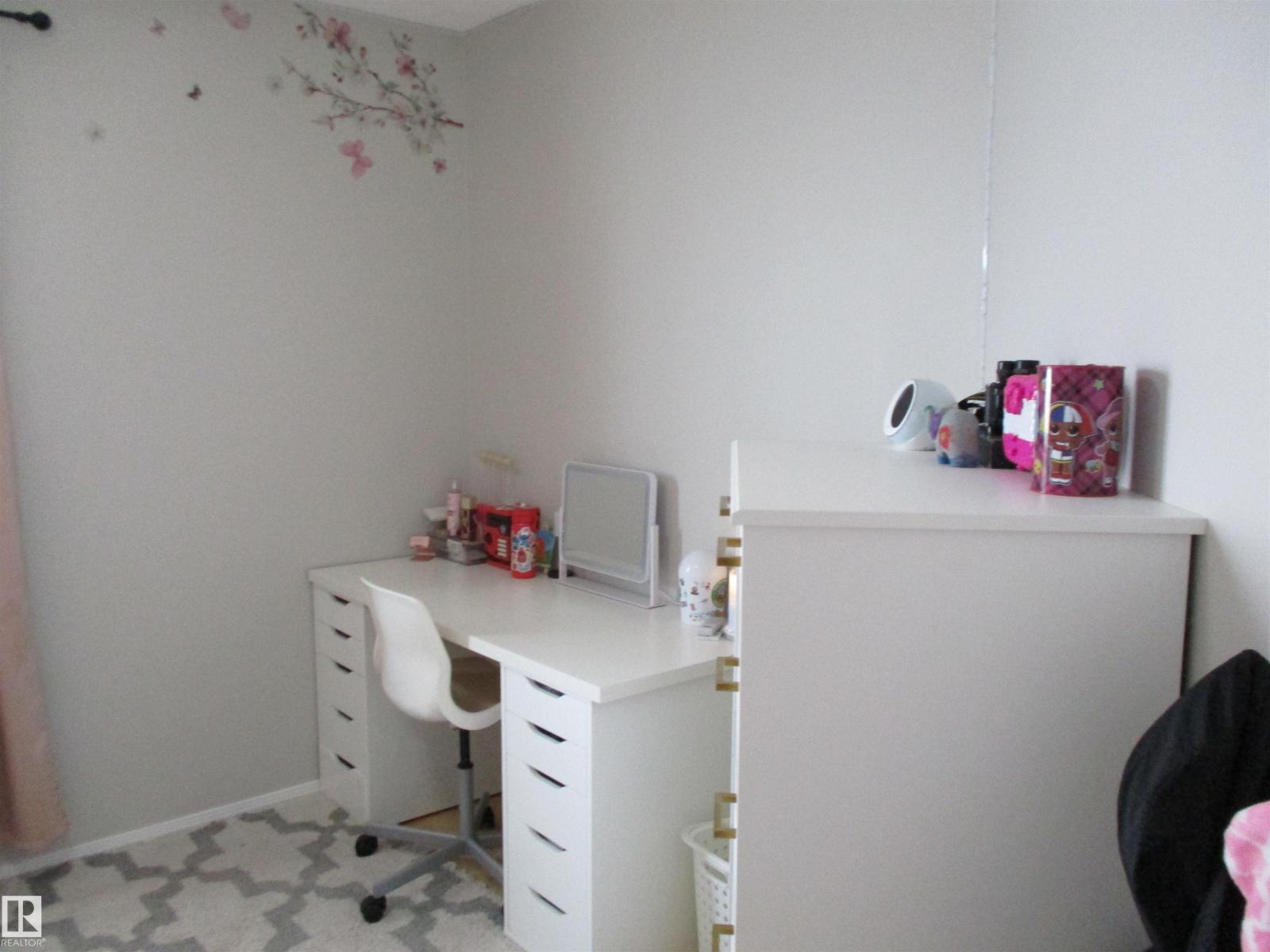 16221 55 A ST NW NW, Edmonton