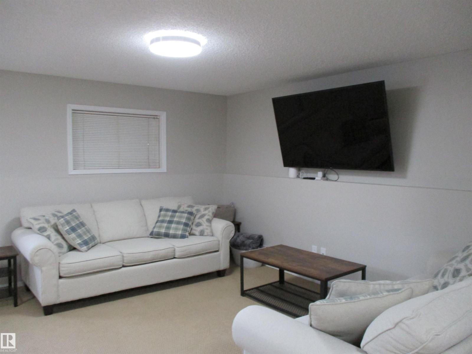 16221 55 A ST NW NW, Edmonton