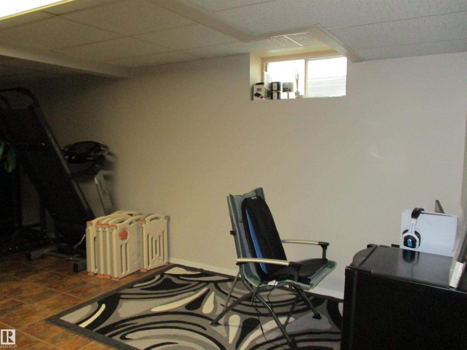 16221 55 A ST NW NW, Edmonton