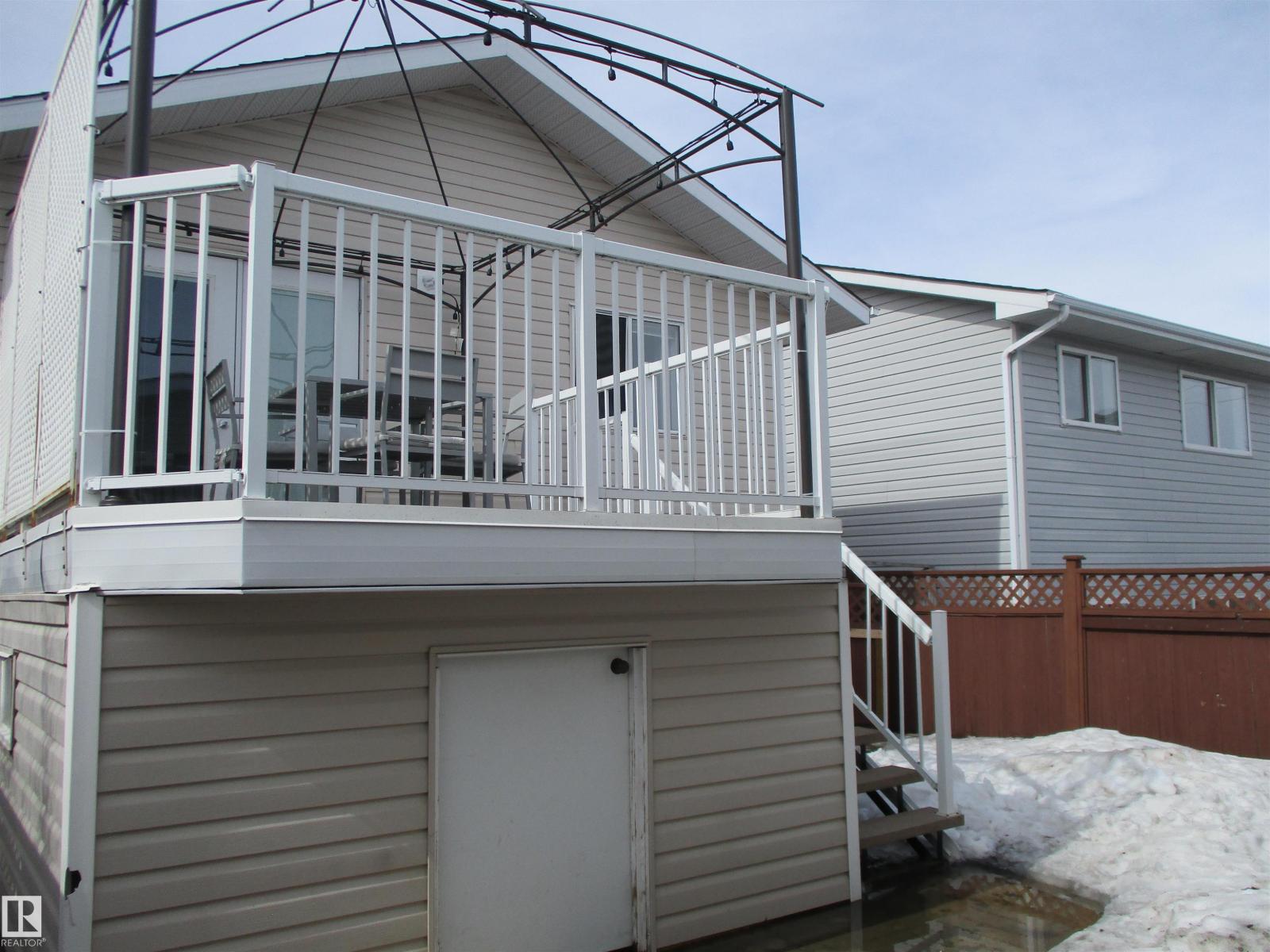 16221 55 A ST NW NW, Edmonton