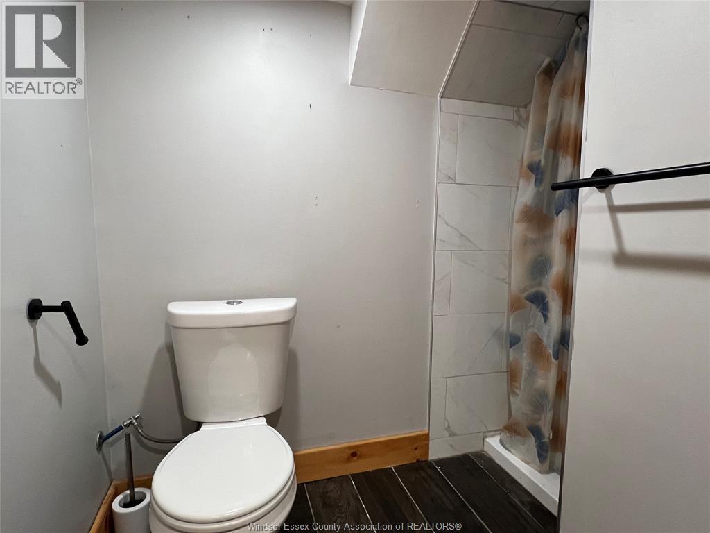41 ALEXANDRA South West - 33