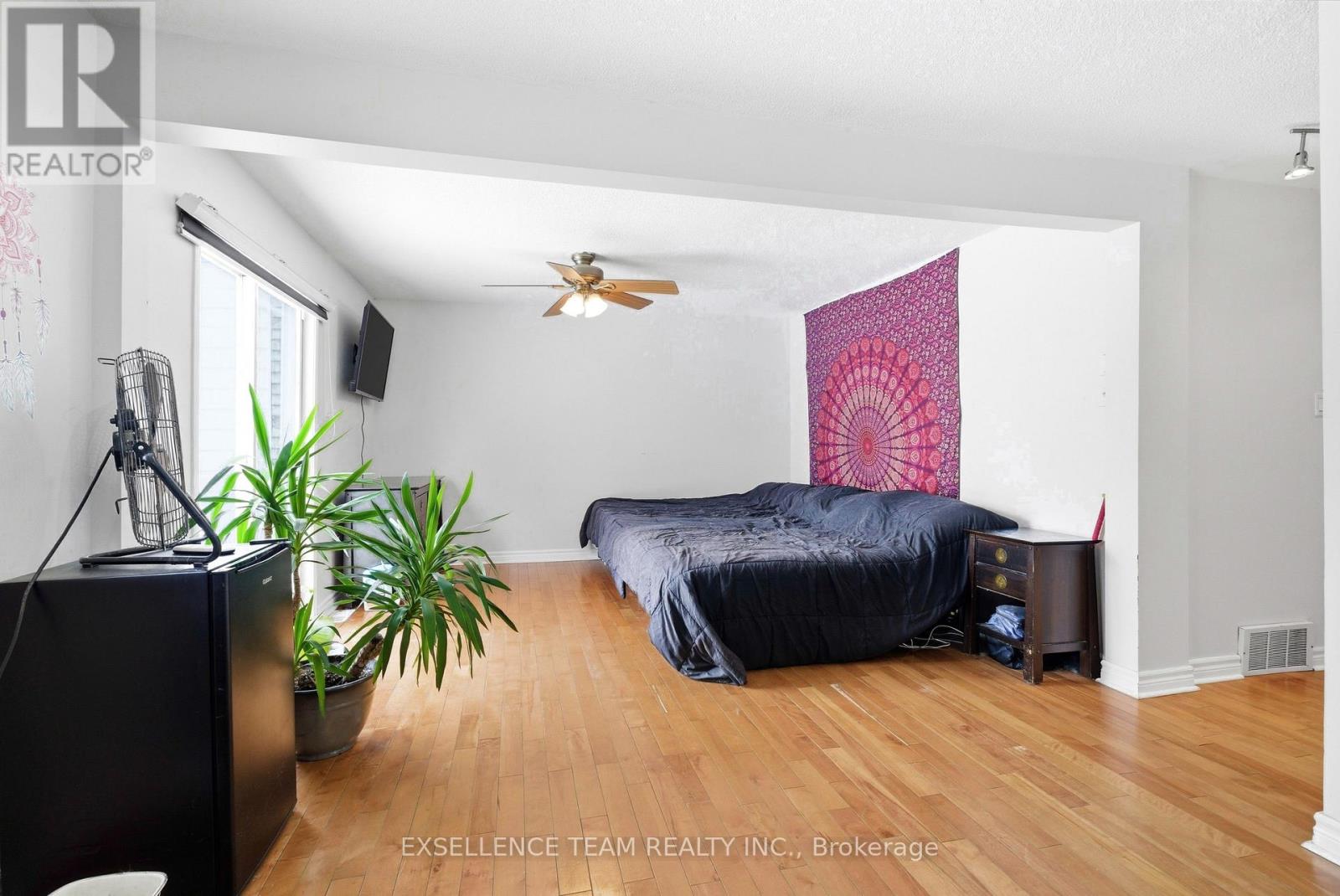 103 ST. GEORGE STREET W - 21