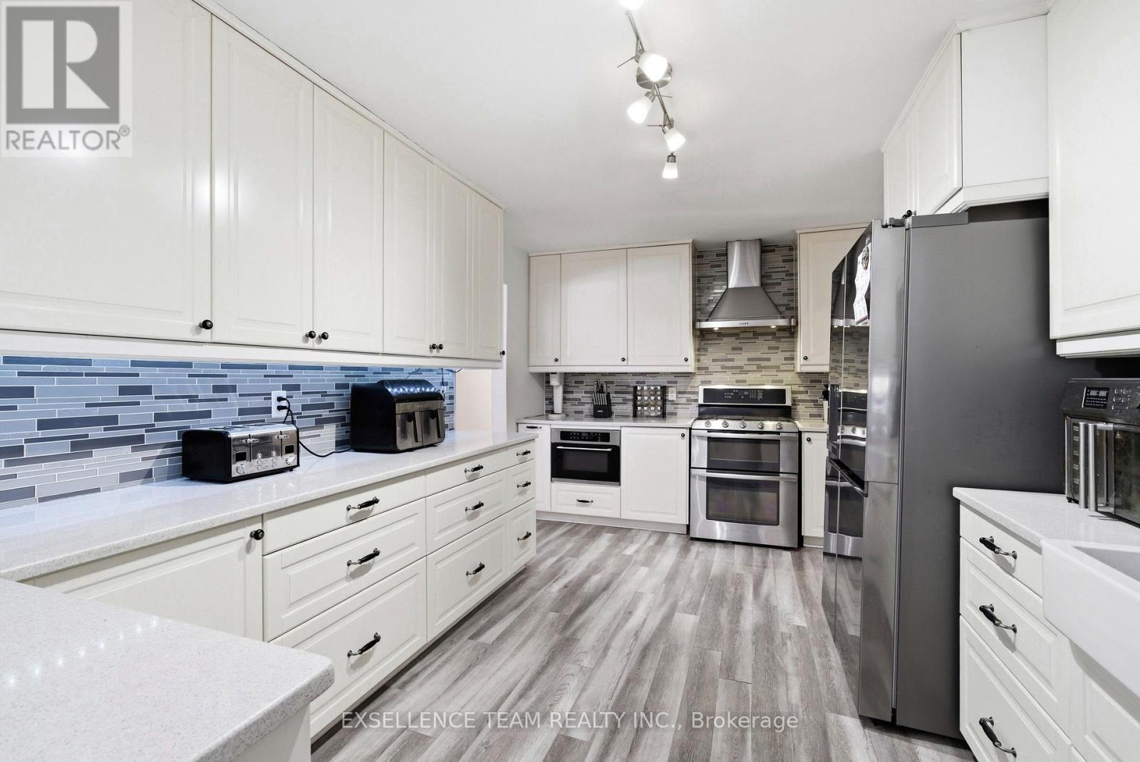 103 ST. GEORGE STREET W - 11