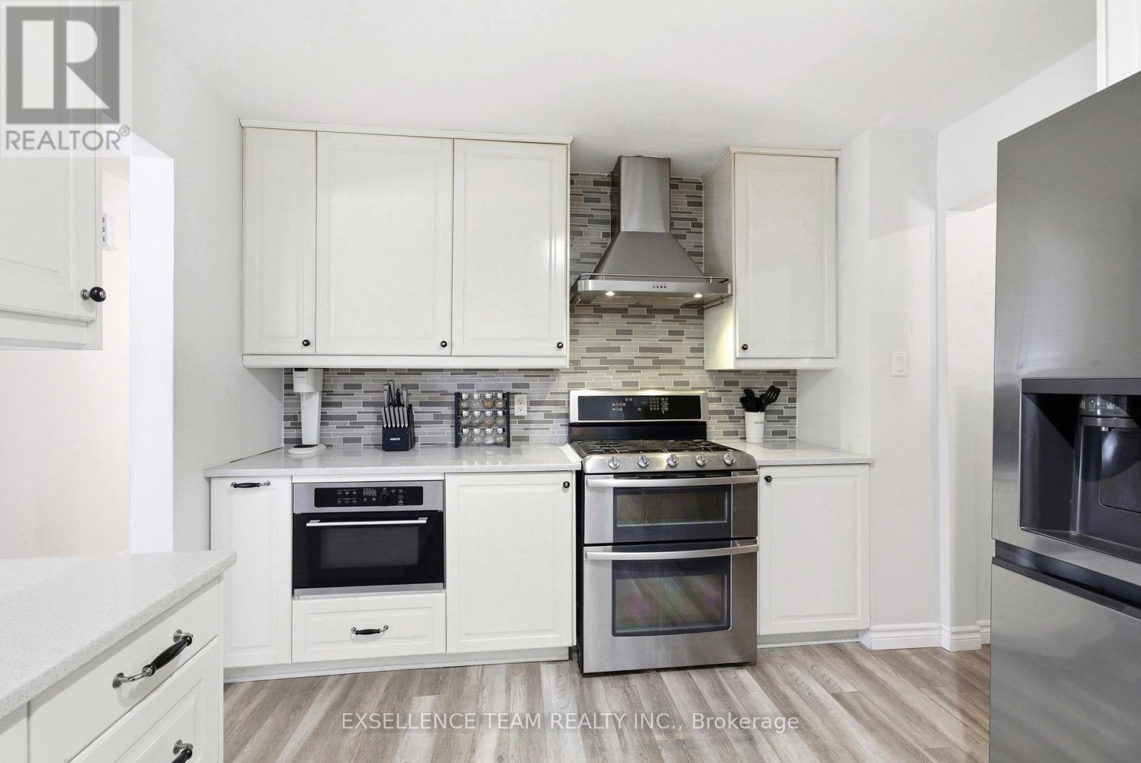 103 ST. GEORGE STREET W - 12