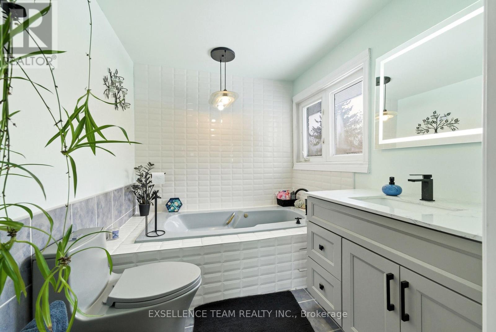 103 ST. GEORGE STREET W - 24