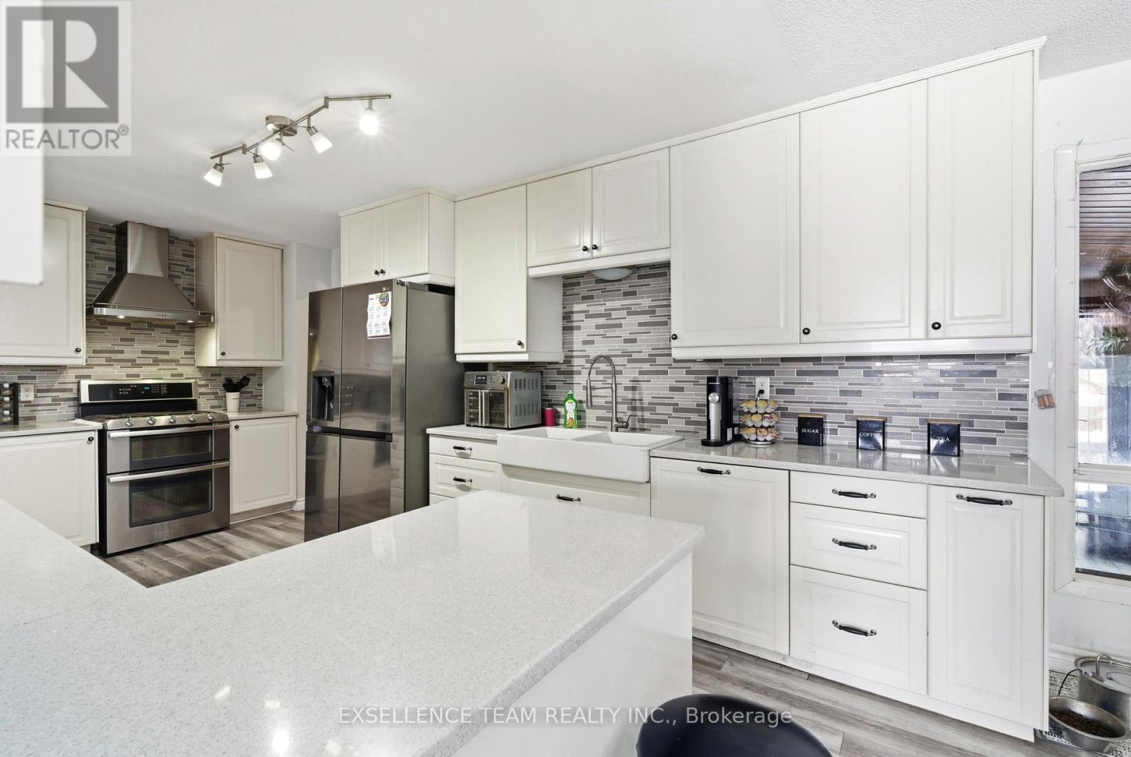 103 ST. GEORGE STREET W - 10