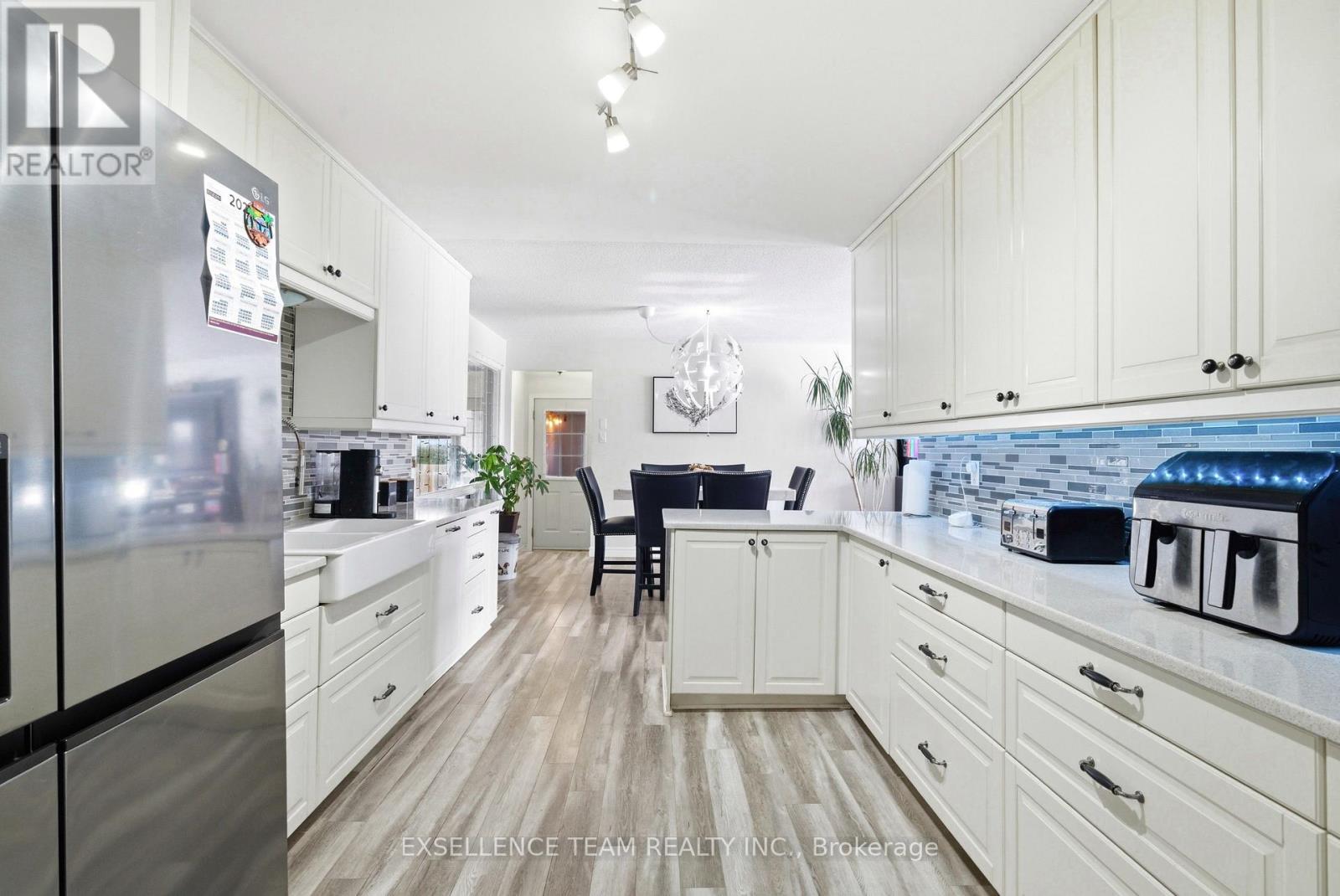103 ST. GEORGE STREET W - 14