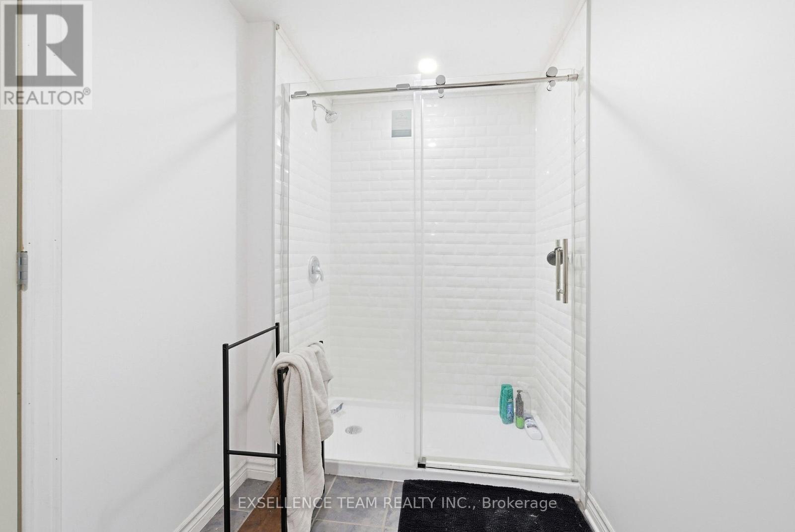 103 ST. GEORGE STREET W - 32